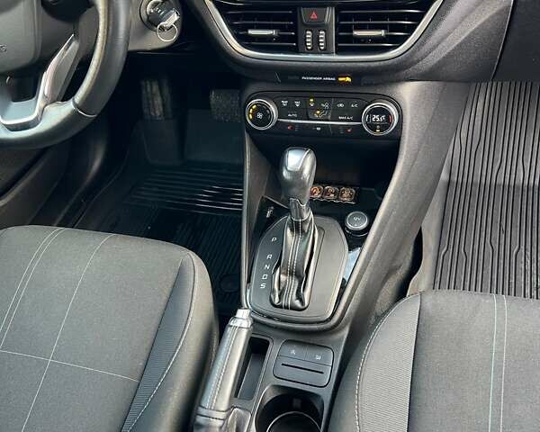 Форд Фиеста 2017 в Тернополе на Automoto.ua Красный Форд Фиеста, объемом двигателя 1 л и пробегом 113 тыс. км за 10300 $, фото 9 на Automoto.ua