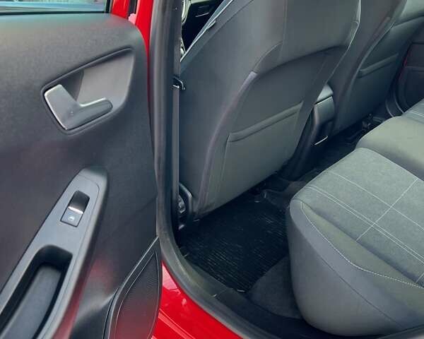 Форд Фиеста 2017 в Тернополе на Automoto.ua Красный Форд Фиеста, объемом двигателя 1 л и пробегом 113 тыс. км за 10300 $, фото 2 на Automoto.ua