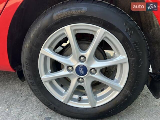 Форд Фиеста 2017 в Тернополе на Automoto.ua Красный Форд Фиеста, объемом двигателя 1 л и пробегом 113 тыс. км за 10300 $, фото 27 на Automoto.ua