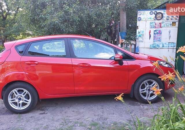 Червоний Форд Фієста, об'ємом двигуна 1.24 л та пробігом 39 тис. км за 9100 $, фото 5 на Automoto.ua
