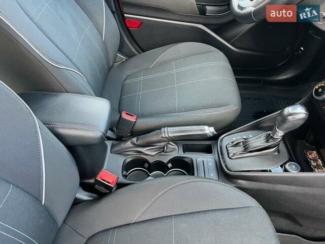 Форд Фиеста 2017 в Тернополе на Automoto.ua Красный Форд Фиеста, объемом двигателя 1 л и пробегом 113 тыс. км за 10300 $, фото 8 на Automoto.ua