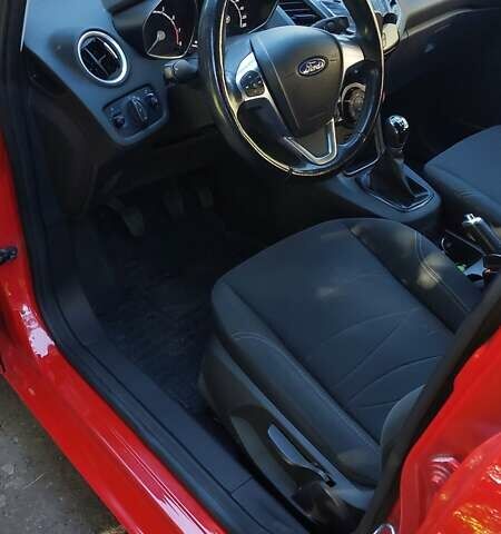 Червоний Форд Фієста, об'ємом двигуна 1.24 л та пробігом 39 тис. км за 9100 $, фото 17 на Automoto.ua