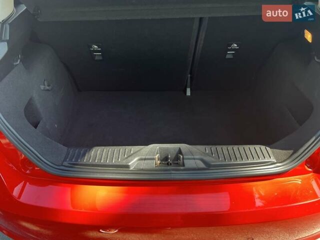 Форд Фиеста 2017 в Тернополе на Automoto.ua Красный Форд Фиеста, объемом двигателя 1 л и пробегом 113 тыс. км за 10300 $, фото 47 на Automoto.ua