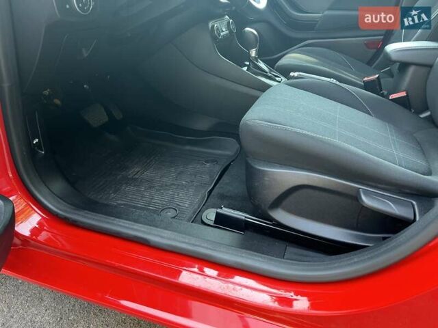 Форд Фиеста 2017 в Тернополе на Automoto.ua Красный Форд Фиеста, объемом двигателя 1 л и пробегом 113 тыс. км за 10300 $, фото 36 на Automoto.ua