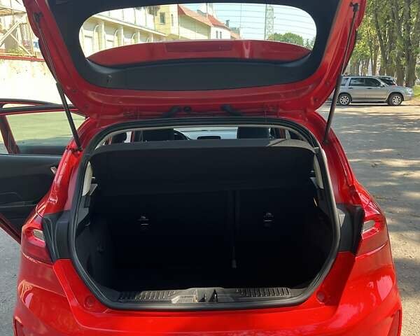 Форд Фиеста 2017 в Тернополе на Automoto.ua Красный Форд Фиеста, объемом двигателя 1 л и пробегом 113 тыс. км за 10300 $, фото 43 на Automoto.ua