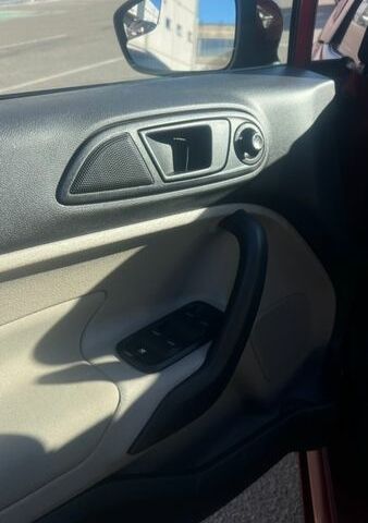 Червоний Форд Фієста, об'ємом двигуна 1.6 л та пробігом 112 тис. км за 8400 $, фото 22 на Automoto.ua