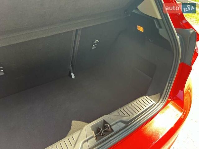 Форд Фиеста 2017 в Тернополе на Automoto.ua Красный Форд Фиеста, объемом двигателя 1 л и пробегом 113 тыс. км за 10300 $, фото 44 на Automoto.ua