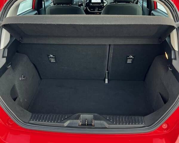 Форд Фиеста 2017 в Тернополе на Automoto.ua Красный Форд Фиеста, объемом двигателя 1 л и пробегом 113 тыс. км за 10300 $, фото 1 на Automoto.ua