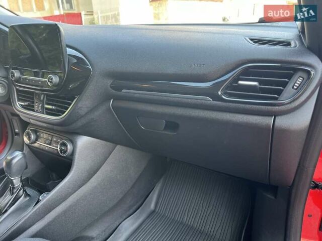 Форд Фиеста 2017 в Тернополе на Automoto.ua Красный Форд Фиеста, объемом двигателя 1 л и пробегом 113 тыс. км за 10300 $, фото 55 на Automoto.ua