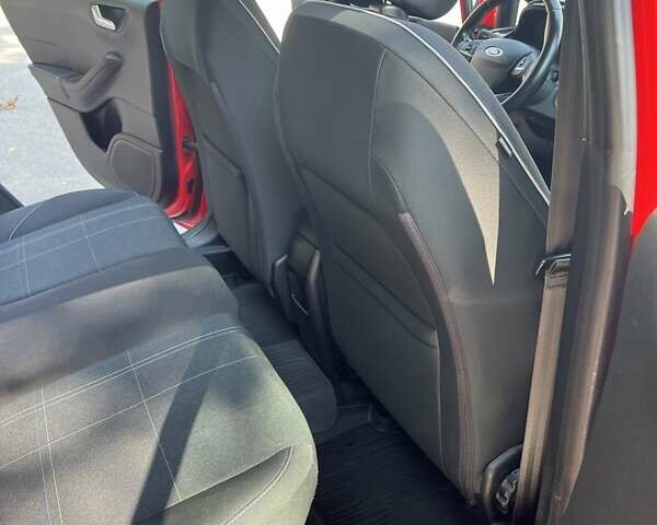 Форд Фиеста 2017 в Тернополе на Automoto.ua Красный Форд Фиеста, объемом двигателя 1 л и пробегом 113 тыс. км за 10300 $, фото 50 на Automoto.ua