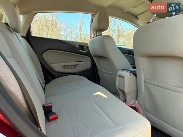 Червоний Форд Фієста, об'ємом двигуна 1.6 л та пробігом 173 тис. км за 7999 $, фото 8 на Automoto.ua