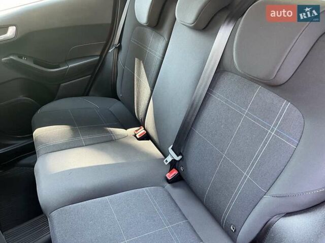 Форд Фиеста 2017 в Тернополе на Automoto.ua Красный Форд Фиеста, объемом двигателя 1 л и пробегом 113 тыс. км за 10300 $, фото 40 на Automoto.ua