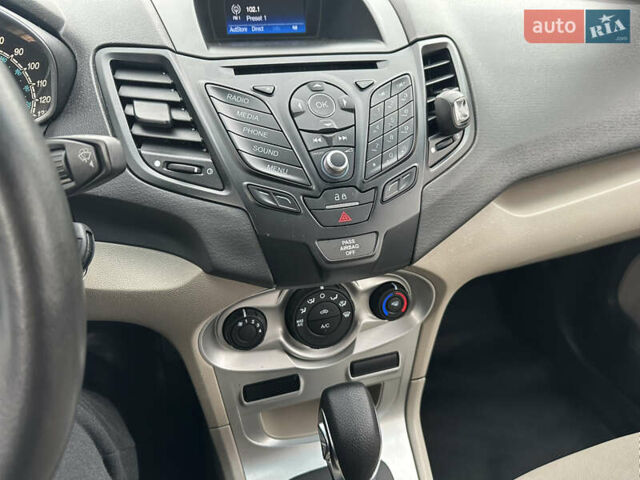 Красный Форд Фиеста, объемом двигателя 1.6 л и пробегом 189 тыс. км за 8999 $, фото 17 на Automoto.ua