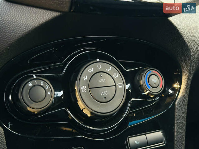 Форд Фиеста 2018 в Харькове на Automoto.ua Красный Форд Фиеста, объемом двигателя 1.57 л и пробегом 105 тыс. км за 9500 $, фото 32 на Automoto.ua