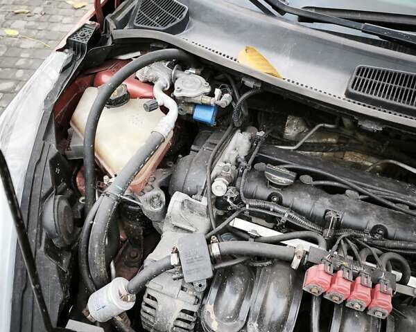 Красный Форд Фиеста, объемом двигателя 1.6 л и пробегом 113 тыс. км за 6900 $, фото 24 на Automoto.ua