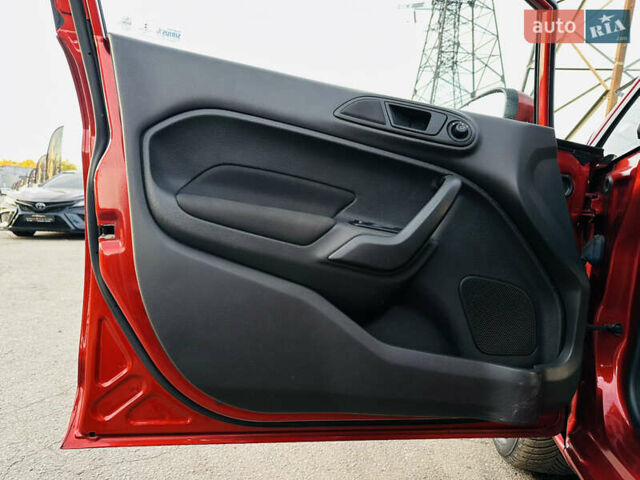 Форд Фиеста 2018 в Харькове на Automoto.ua Красный Форд Фиеста, объемом двигателя 1.57 л и пробегом 105 тыс. км за 9500 $, фото 14 на Automoto.ua