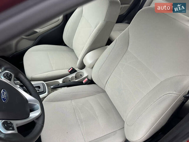 Красный Форд Фиеста, объемом двигателя 1.6 л и пробегом 189 тыс. км за 8999 $, фото 7 на Automoto.ua