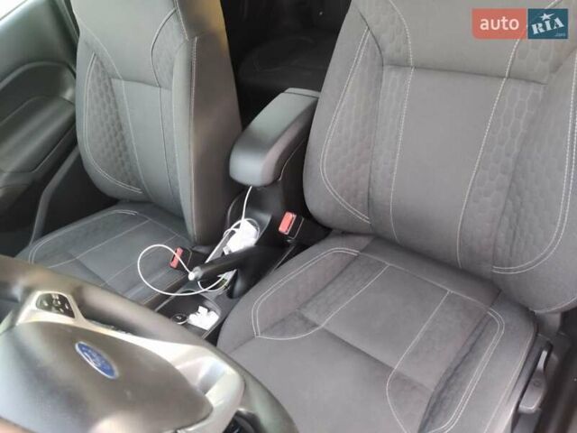 Форд Фиеста 2018 в Львове на Automoto.ua Красный Форд Фиеста, объемом двигателя 1.6 л и пробегом 170 тыс. км за 8600 $, фото 12 на Automoto.ua