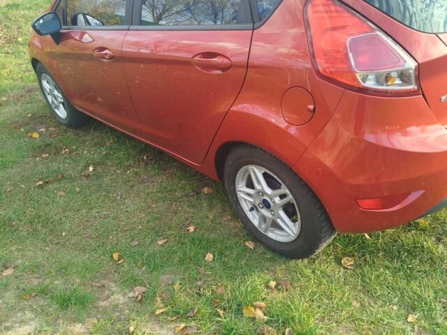 Красный Форд Фиеста, объемом двигателя 1.6 л и пробегом 84 тыс. км за 8000 $, фото 2 на Automoto.ua
