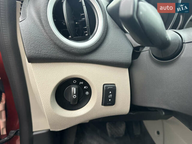 Красный Форд Фиеста, объемом двигателя 1.6 л и пробегом 189 тыс. км за 8999 $, фото 13 на Automoto.ua