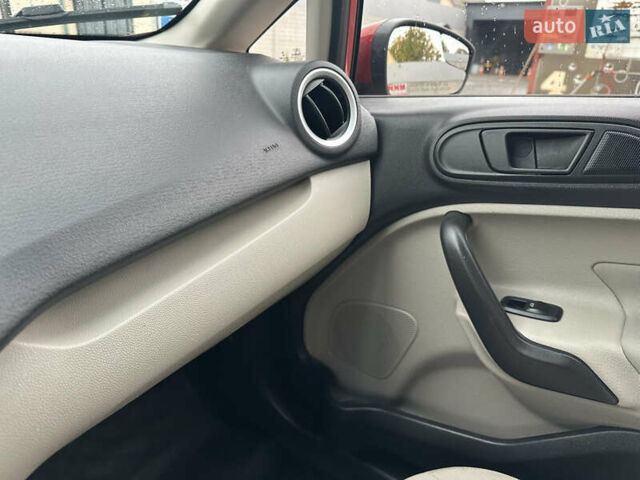 Красный Форд Фиеста, объемом двигателя 1.6 л и пробегом 189 тыс. км за 8999 $, фото 18 на Automoto.ua