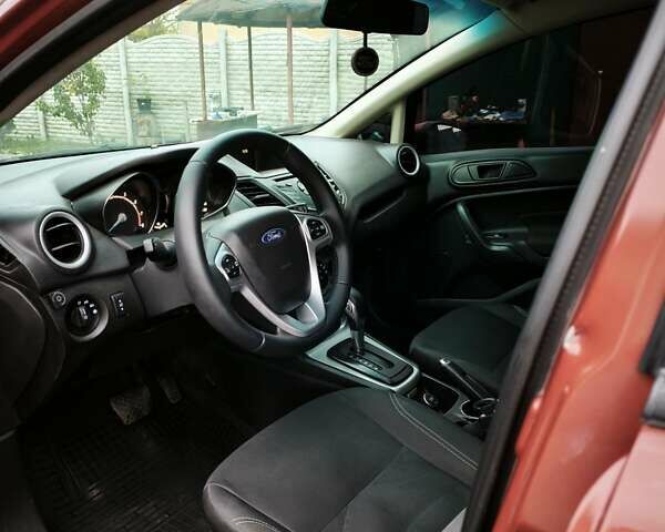 Красный Форд Фиеста, объемом двигателя 1.6 л и пробегом 113 тыс. км за 6900 $, фото 8 на Automoto.ua