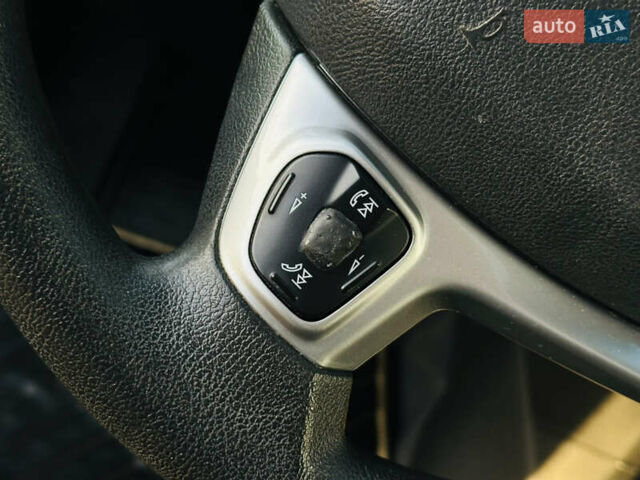 Форд Фиеста 2018 в Харькове на Automoto.ua Красный Форд Фиеста, объемом двигателя 1.57 л и пробегом 105 тыс. км за 9500 $, фото 28 на Automoto.ua