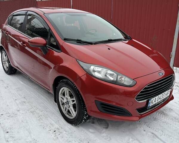 Красный Форд Фиеста, объемом двигателя 1.6 л и пробегом 67 тыс. км за 9000 $, фото 1 на Automoto.ua