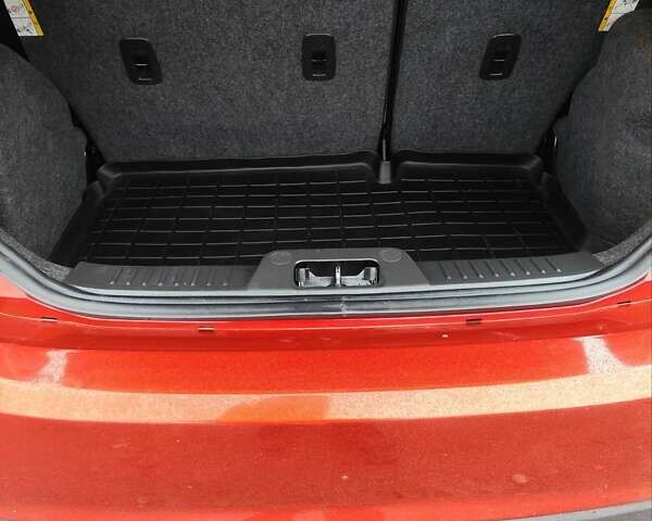 Красный Форд Фиеста, объемом двигателя 0 л и пробегом 70 тыс. км за 10500 $, фото 8 на Automoto.ua