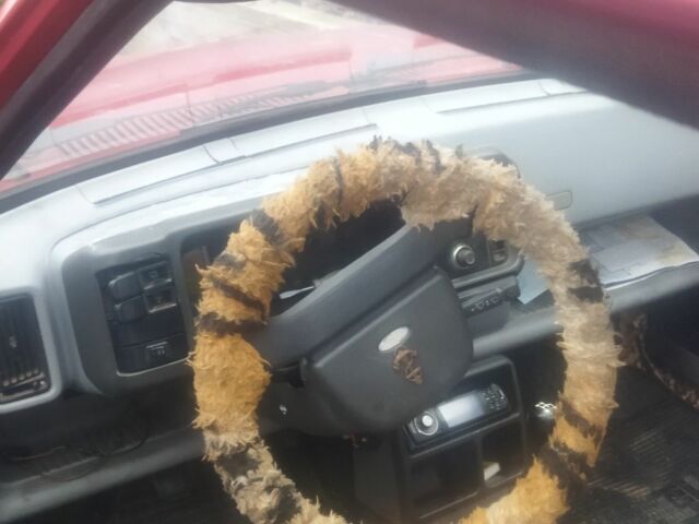 Форд Фиеста 1985 в Виннице на Automoto.ua Красный Форд Фиеста, объемом двигателя 1 л и пробегом 1000 тыс. км за 409 $, фото 2 на Automoto.ua