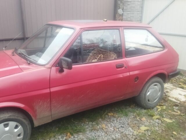 Форд Фиеста 1985 в Виннице на Automoto.ua Красный Форд Фиеста, объемом двигателя 1 л и пробегом 1000 тыс. км за 409 $, фото 3 на Automoto.ua