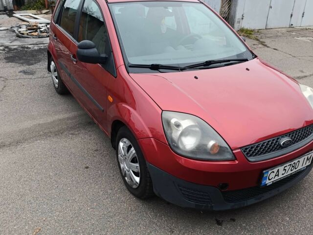 Червоний Форд Фієста, об'ємом двигуна 1.4 л та пробігом 180 тис. км за 4200 $, фото 1 на Automoto.ua