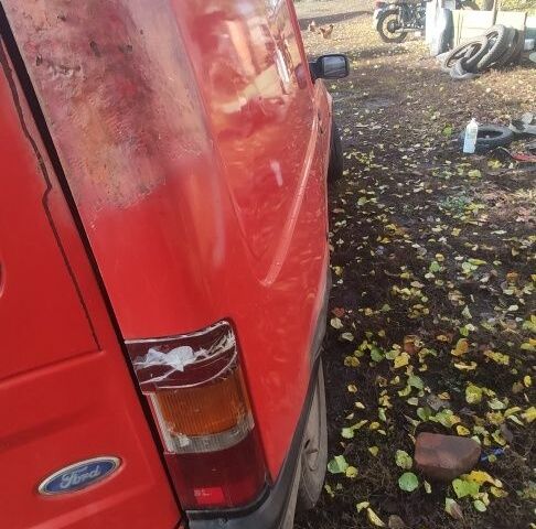 Форд Фиеста 1993 в Богодухове на Automoto.ua Красный Форд Фиеста, объемом двигателя 0 л и пробегом 30 тыс. км за 1000 $, фото 16 на Automoto.ua