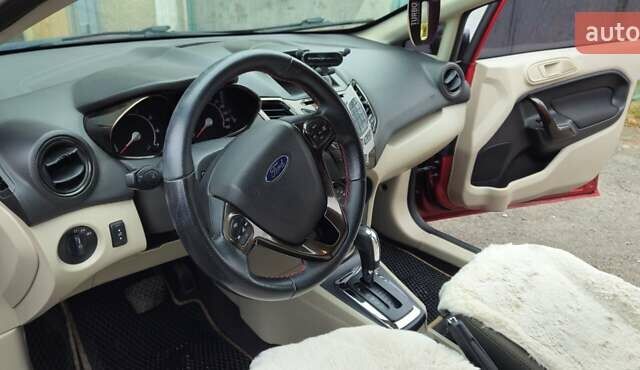 Червоний Форд Фієста, об'ємом двигуна 1.6 л та пробігом 166 тис. км за 7200 $, фото 12 на Automoto.ua