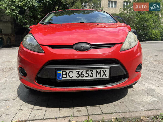 Красный Форд Фиеста, объемом двигателя 1.6 л и пробегом 227 тыс. км за 6700 $, фото 2 на Automoto.ua