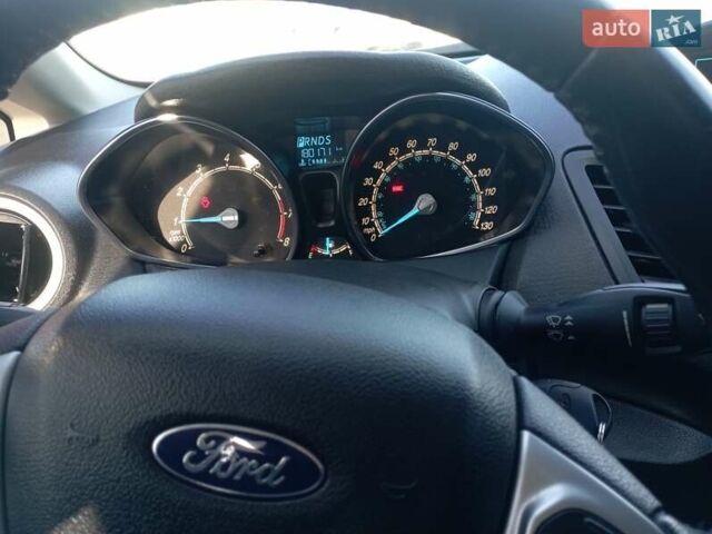 Красный Форд Фиеста, объемом двигателя 1.6 л и пробегом 181 тыс. км за 4999 $, фото 4 на Automoto.ua