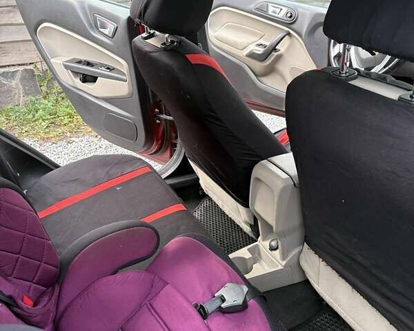 Красный Форд Фиеста, объемом двигателя 1.6 л и пробегом 220 тыс. км за 7200 $, фото 1 на Automoto.ua