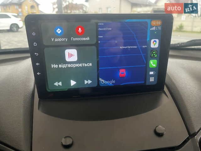Червоний Форд Фієста, об'ємом двигуна 1.6 л та пробігом 243 тис. км за 7500 $, фото 17 на Automoto.ua