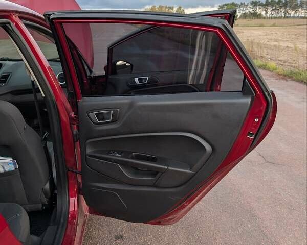 Красный Форд Фиеста, объемом двигателя 1.6 л и пробегом 122 тыс. км за 7500 $, фото 12 на Automoto.ua