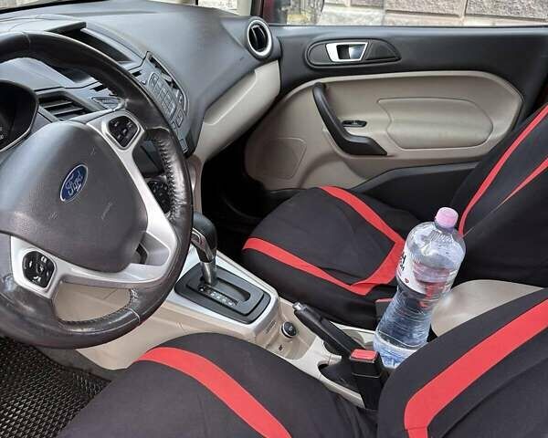 Красный Форд Фиеста, объемом двигателя 1.6 л и пробегом 220 тыс. км за 7200 $, фото 3 на Automoto.ua