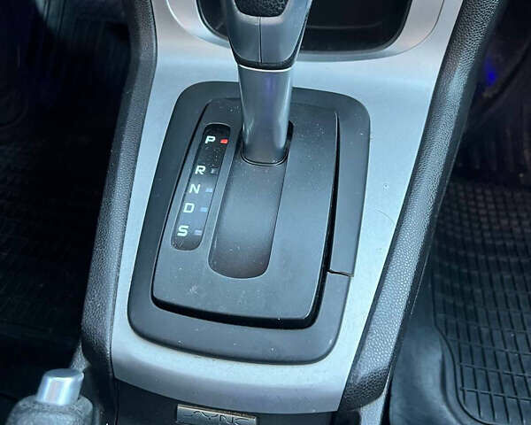 Красный Форд Фиеста, объемом двигателя 1.6 л и пробегом 251 тыс. км за 6500 $, фото 23 на Automoto.ua