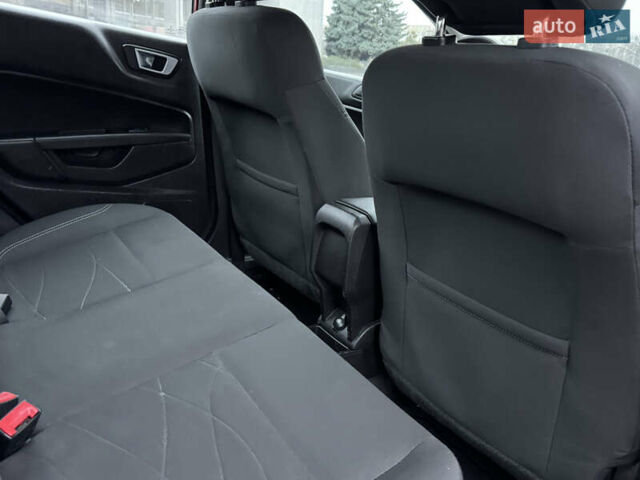 Красный Форд Фиеста, объемом двигателя 1.6 л и пробегом 150 тыс. км за 6599 $, фото 42 на Automoto.ua