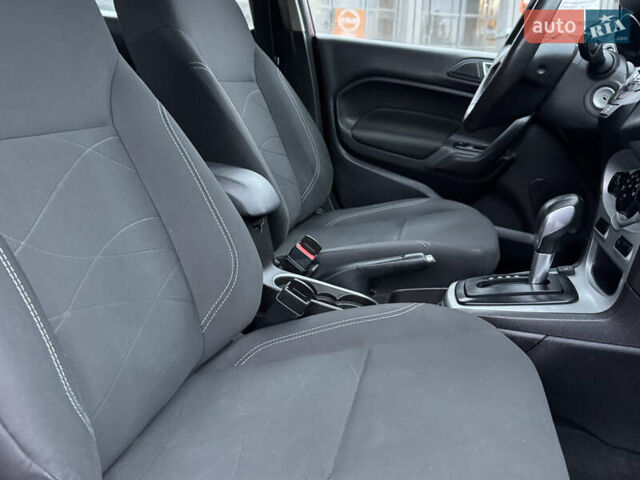 Красный Форд Фиеста, объемом двигателя 1.6 л и пробегом 150 тыс. км за 6599 $, фото 38 на Automoto.ua