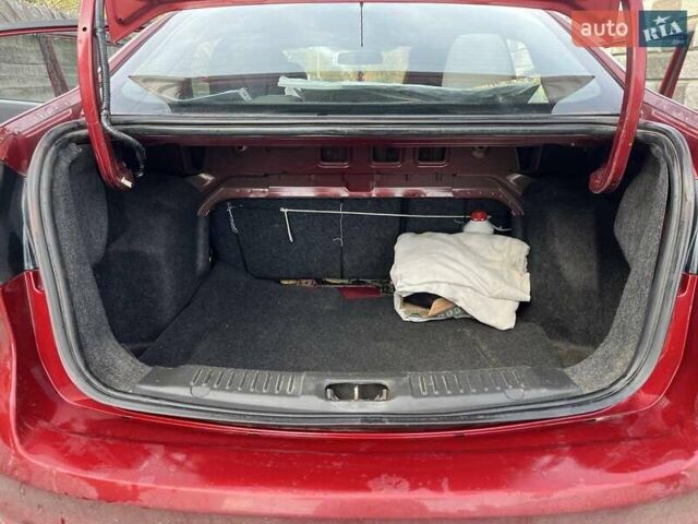 Красный Форд Фиеста, объемом двигателя 1.6 л и пробегом 220 тыс. км за 7200 $, фото 6 на Automoto.ua