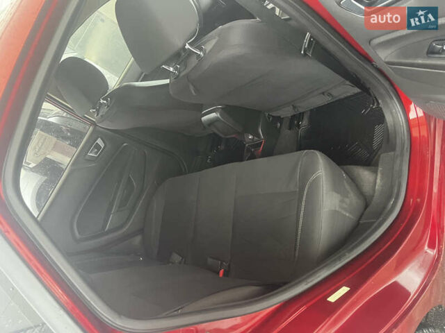 Червоний Форд Фієста, об'ємом двигуна 1.6 л та пробігом 243 тис. км за 7500 $, фото 10 на Automoto.ua