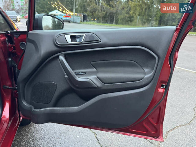 Красный Форд Фиеста, объемом двигателя 1.6 л и пробегом 150 тыс. км за 6599 $, фото 34 на Automoto.ua