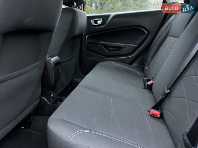 Красный Форд Фиеста, объемом двигателя 1.6 л и пробегом 150 тыс. км за 6599 $, фото 48 на Automoto.ua