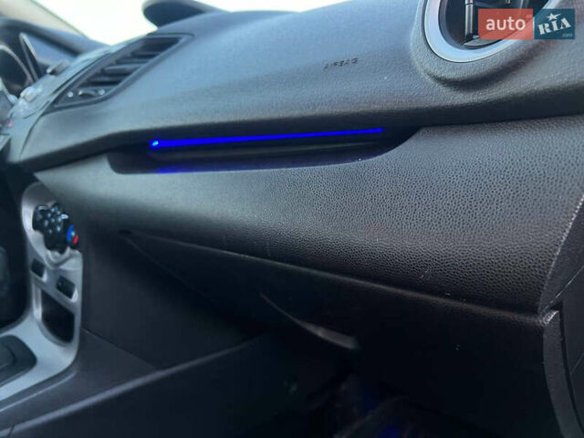 Красный Форд Фиеста, объемом двигателя 1.6 л и пробегом 251 тыс. км за 6500 $, фото 36 на Automoto.ua