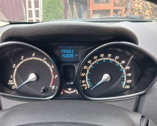 Червоний Форд Фієста, об'ємом двигуна 1.6 л та пробігом 150 тис. км за 7000 $, фото 2 на Automoto.ua