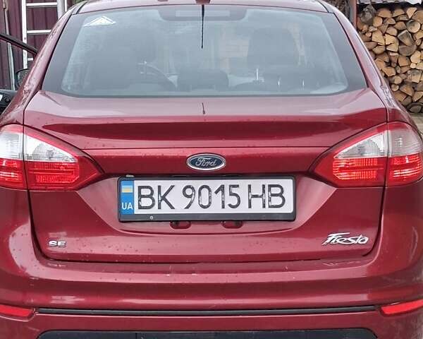 Червоний Форд Фієста, об'ємом двигуна 1.6 л та пробігом 150 тис. км за 7000 $, фото 3 на Automoto.ua